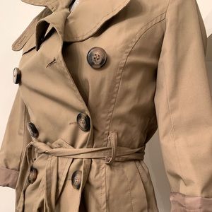 Cropped trench coat!